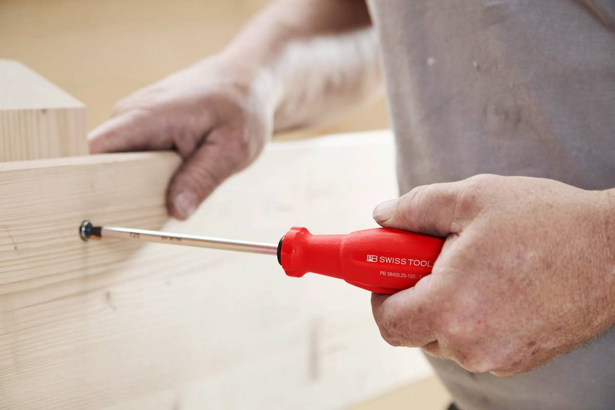 fastener screw how to make go with correct pilot hole sizing in softwood