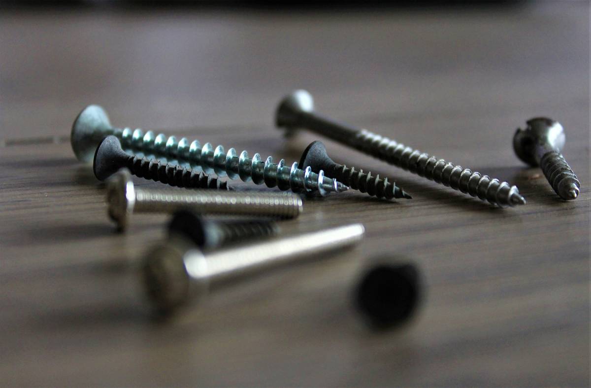 Small Screws for Wood: 7 Proven Tips to Avoid Costly Mistakes